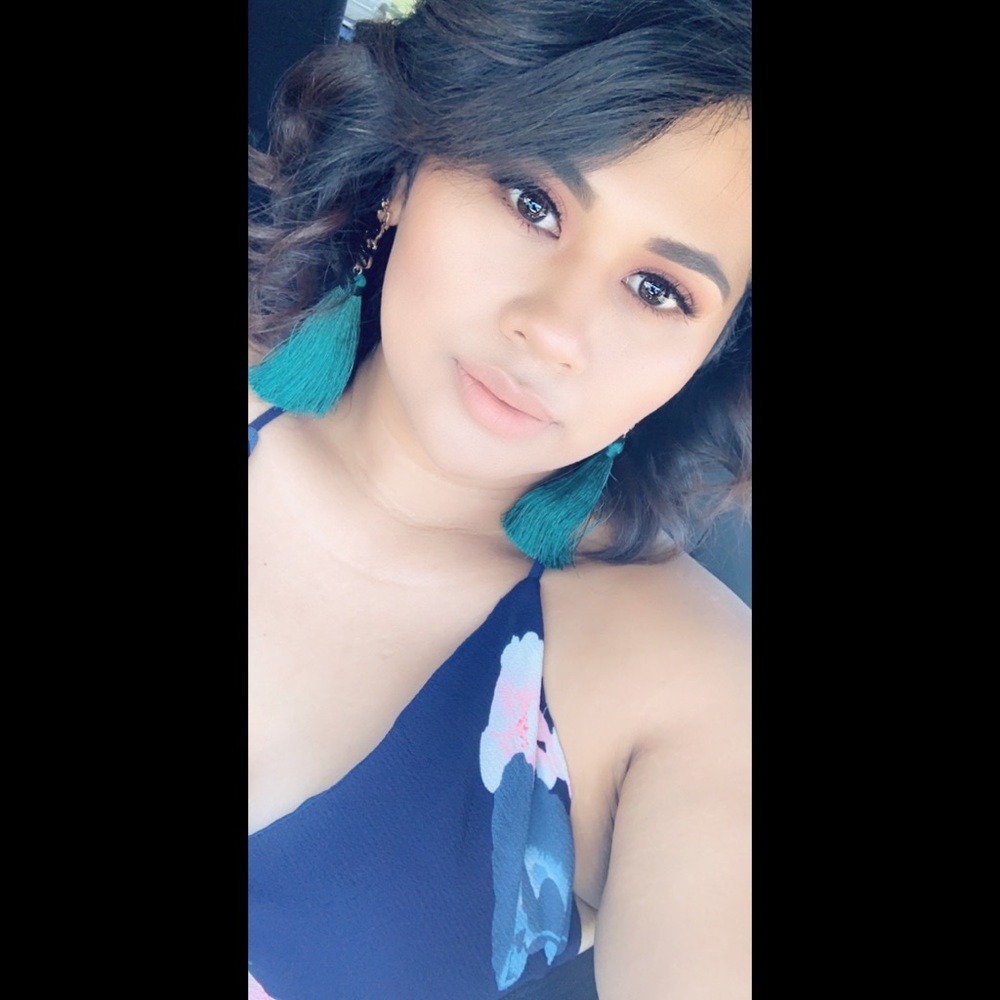 Meet your Posher, Ana